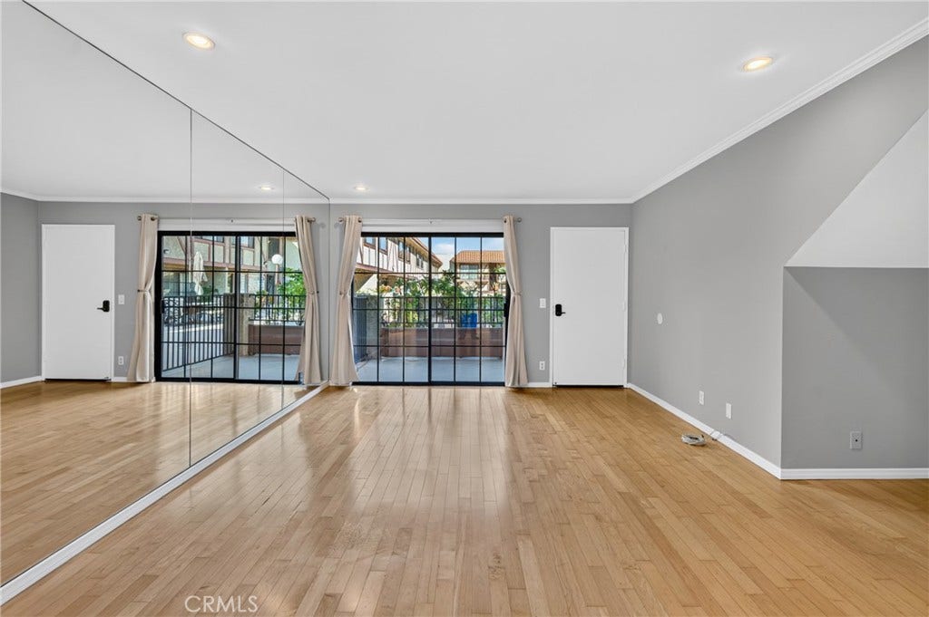 11127 La Maida, #17, North Hollywood, CA 91601