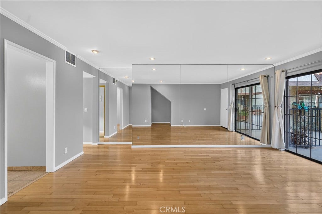 11127 La Maida, #17, North Hollywood, CA 91601