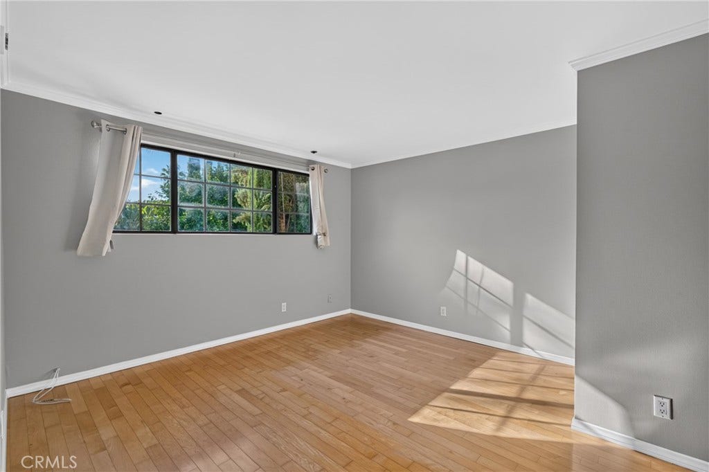 11127 La Maida, #17, North Hollywood, CA 91601