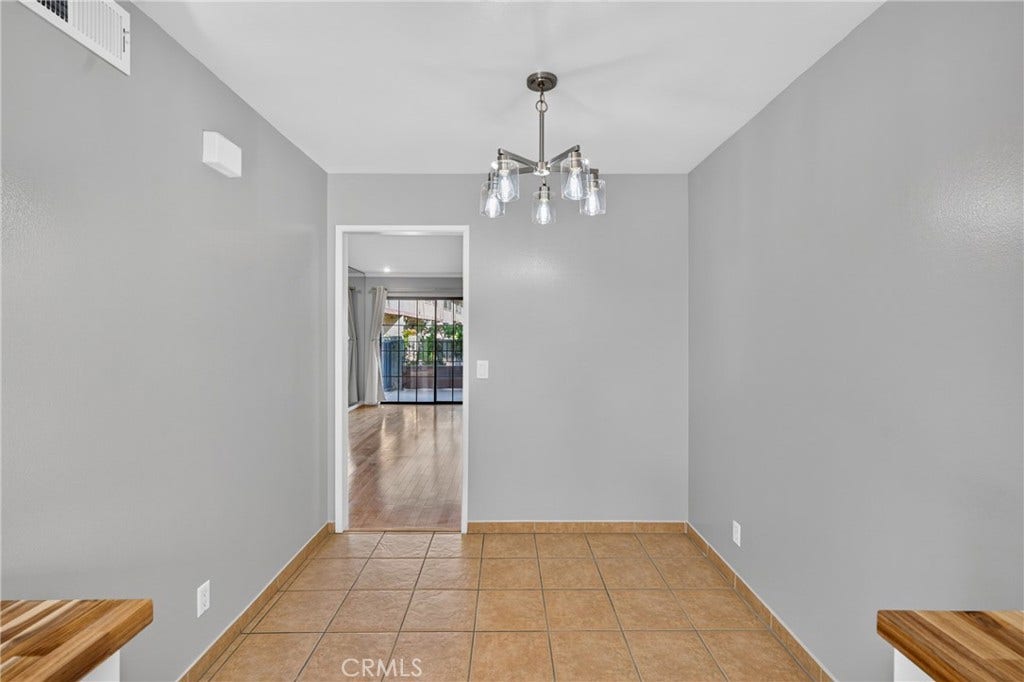 11127 La Maida, #17, North Hollywood, CA 91601