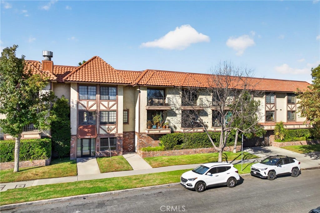 11127 La Maida, #17, North Hollywood, CA 91601