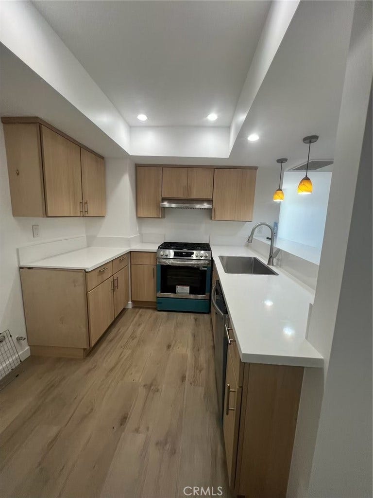 8847 Willis, #32, Panorama City, CA 91402 8847 Willis, #32, Panorama City, CA 91402