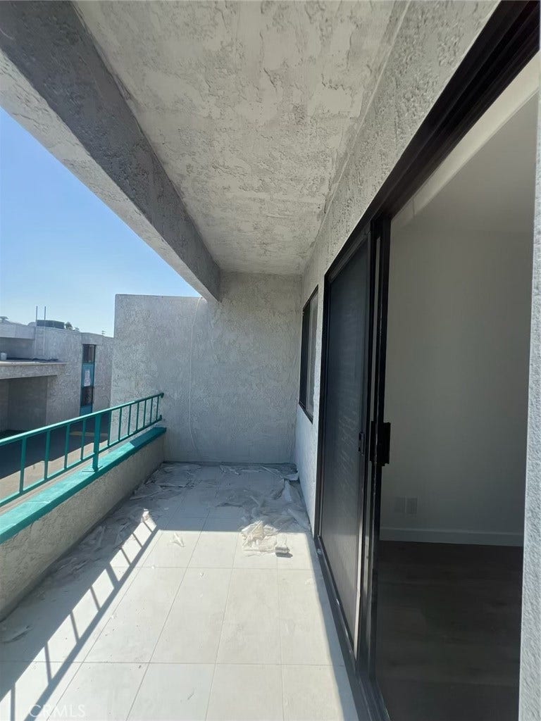 8847 Willis, #32, Panorama City, CA 91402 8847 Willis, #32, Panorama City, CA 91402
