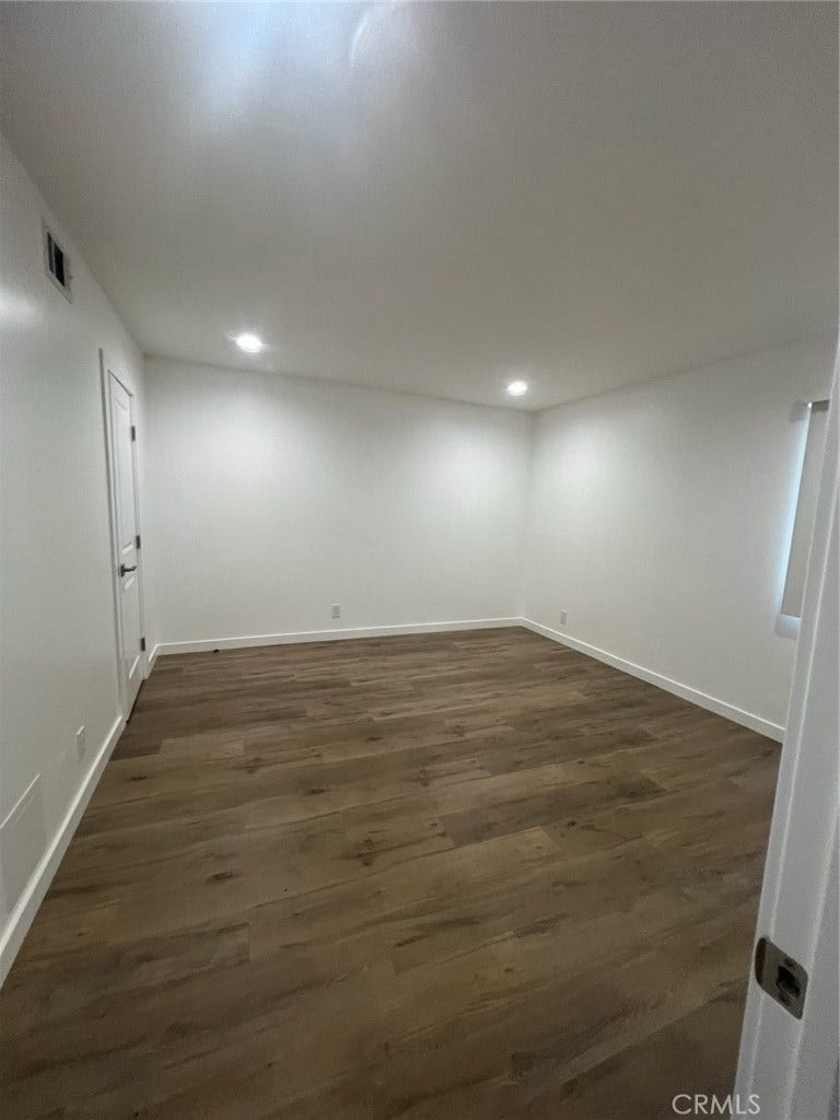 8847 Willis, #32, Panorama City, CA 91402 8847 Willis, #32, Panorama City, CA 91402