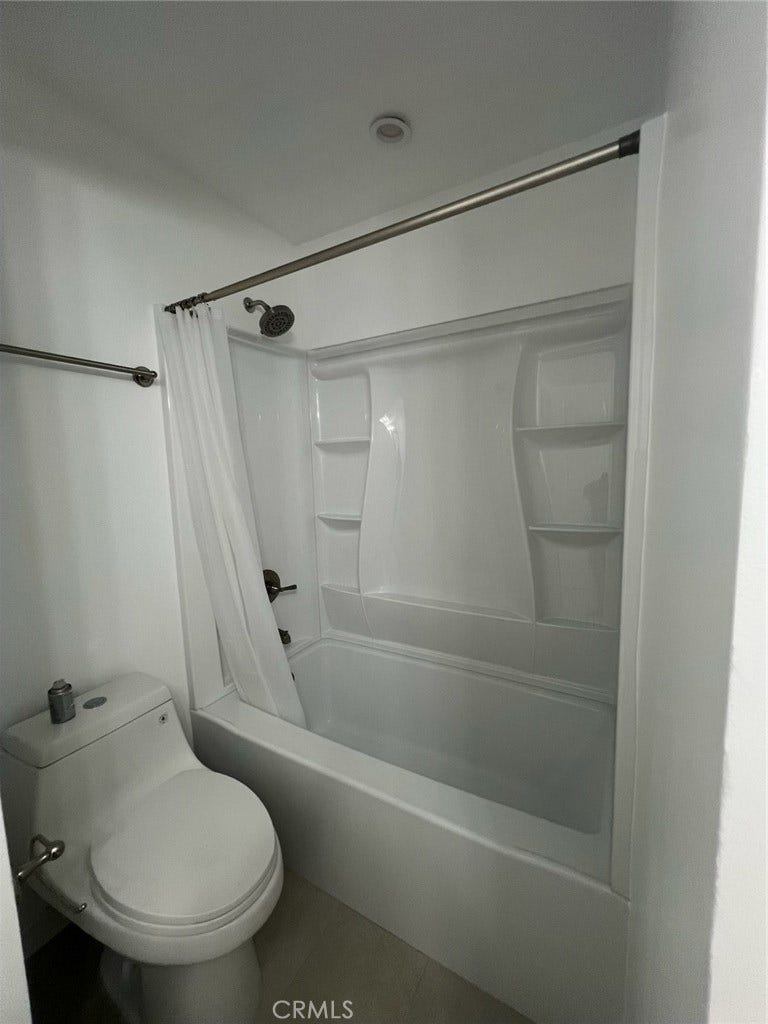8847 Willis, #32, Panorama City, CA 91402 8847 Willis, #32, Panorama City, CA 91402