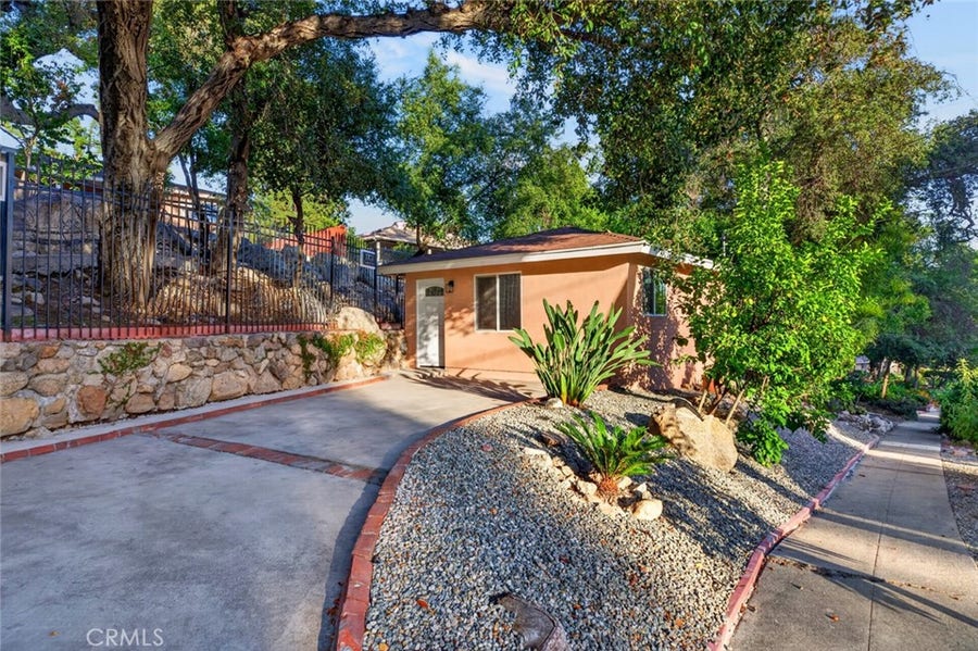 Property photo for 3302 Crestford, Altadena, CA