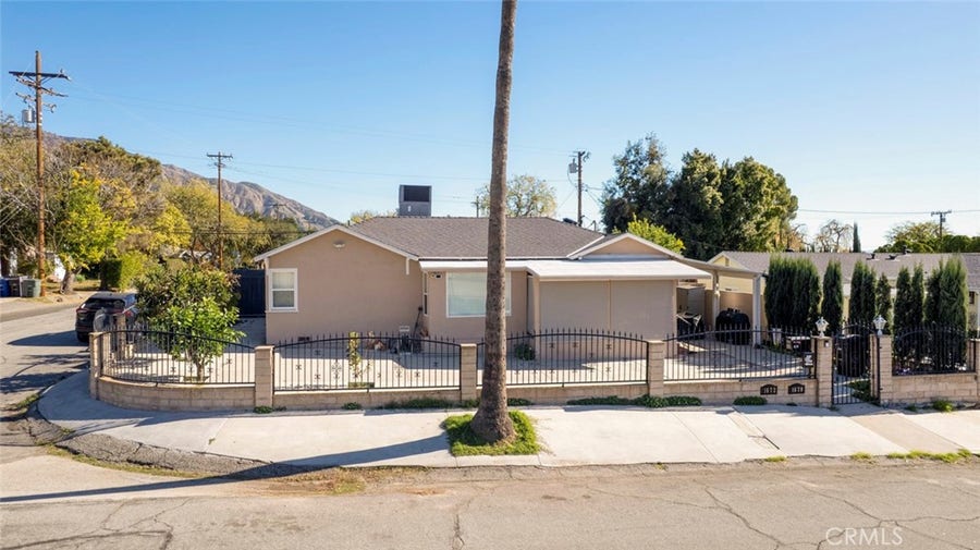 Property photo for 1670 N Oxford Avenue N, Pasadena, CA