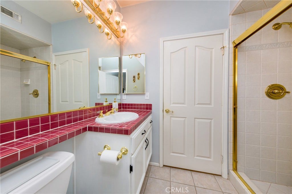 29324 Begonias Lane, Canyon Country, CA 91387 Full Bathroom - downstairs