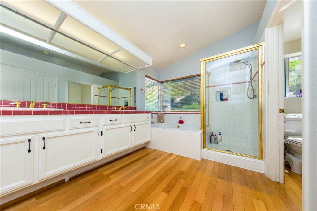 29324 Begonias Lane, Canyon Country, CA 91387 Master Bathroom