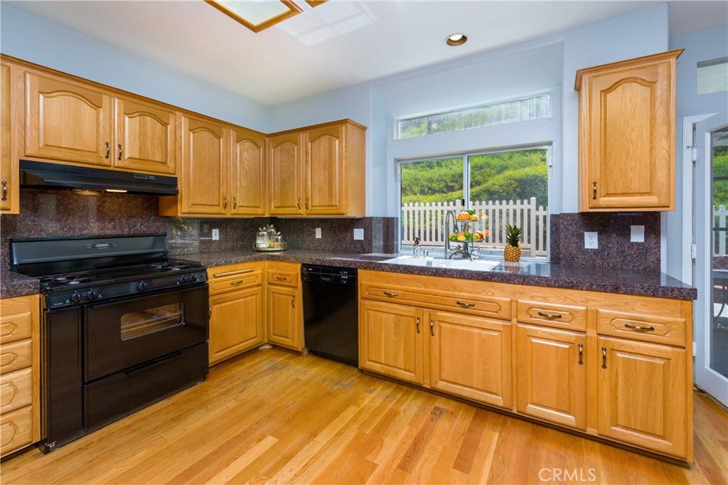29324 Begonias Lane, Canyon Country, CA 91387 Kitchen