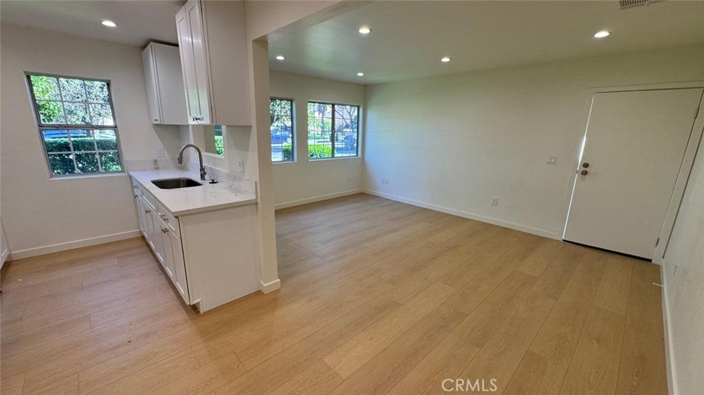 712 W Doran Street, #1, Glendale, CA 91203 712 W Doran Street, #1, Glendale, CA 91203