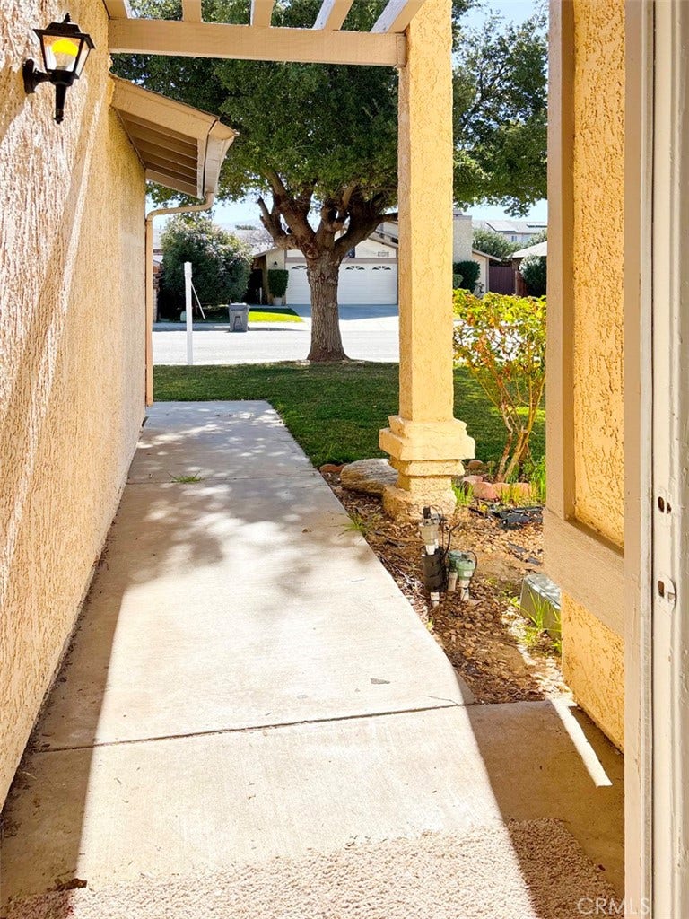 4745 Karling, Palmdale, CA 93552