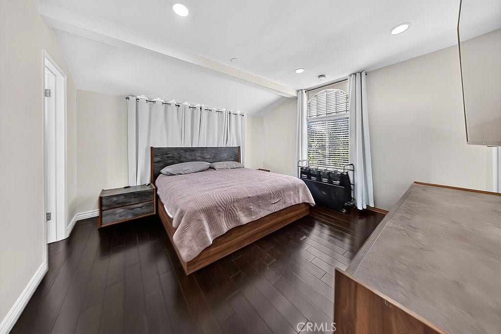 1256 Irving Avenue, Glendale, CA 91201 1256 Irving Avenue, Glendale, CA 91201