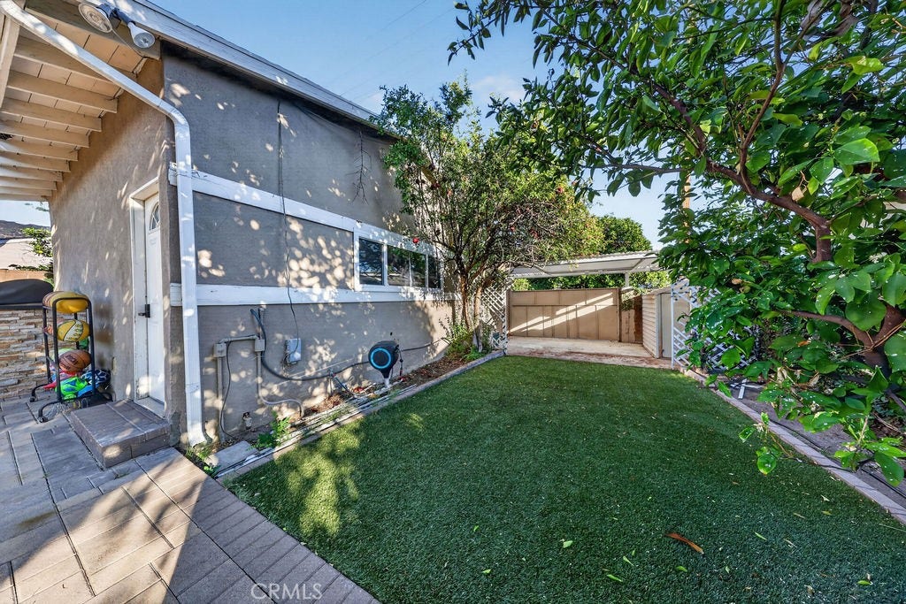 1256 Irving Avenue, Glendale, CA 91201 1256 Irving Avenue, Glendale, CA 91201