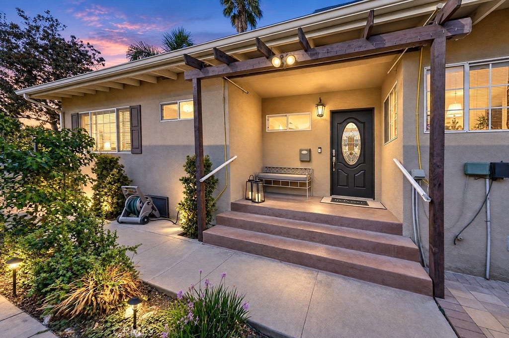 1256 Irving Avenue, Glendale, CA 91201 1256 Irving Avenue, Glendale, CA 91201
