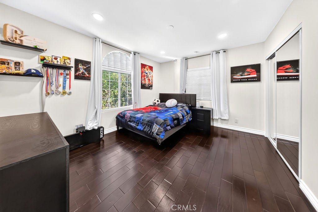 1256 Irving Avenue, Glendale, CA 91201 1256 Irving Avenue, Glendale, CA 91201