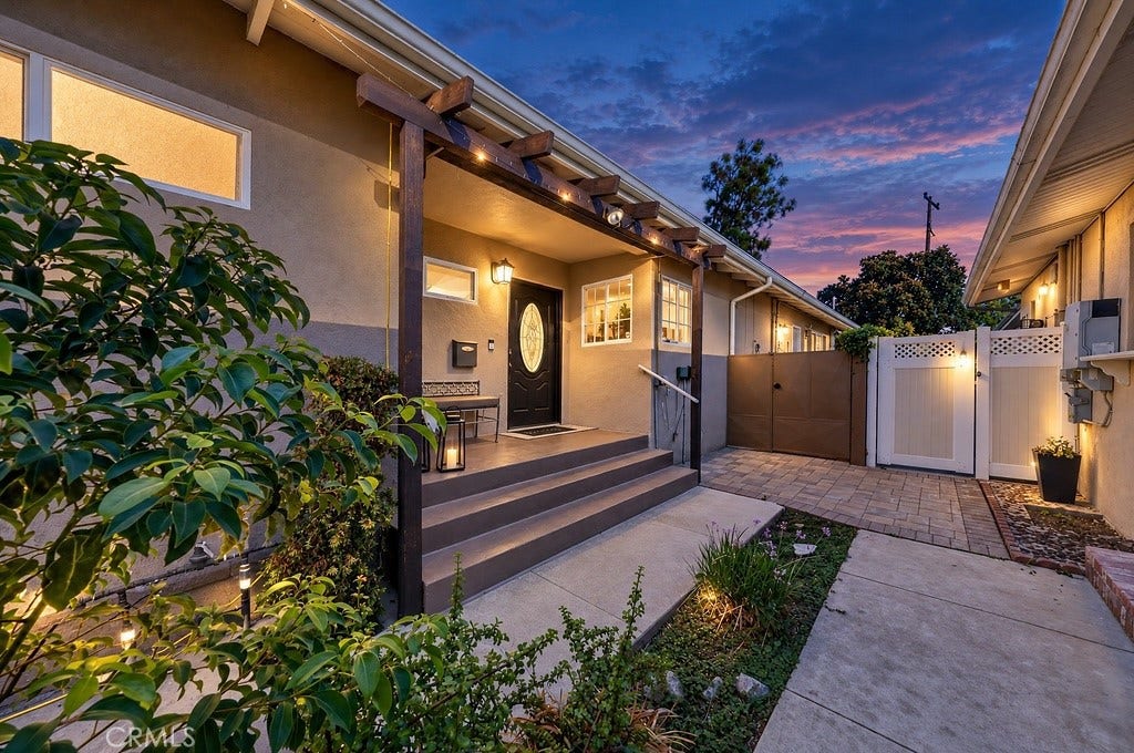 1256 Irving Avenue, Glendale, CA 91201 1256 Irving Avenue, Glendale, CA 91201