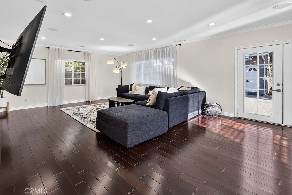 1256 Irving Avenue, Glendale, CA 91201 1256 Irving Avenue, Glendale, CA 91201