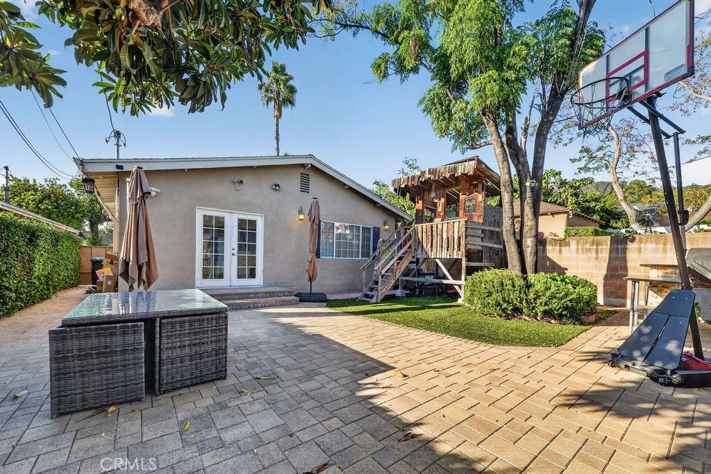 1256 Irving Avenue, Glendale, CA 91201 1256 Irving Avenue, Glendale, CA 91201
