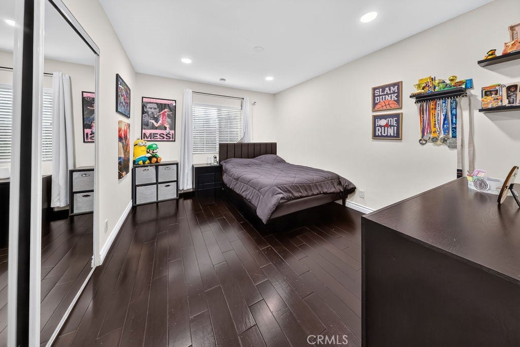 1256 Irving Avenue, Glendale, CA 91201 1256 Irving Avenue, Glendale, CA 91201