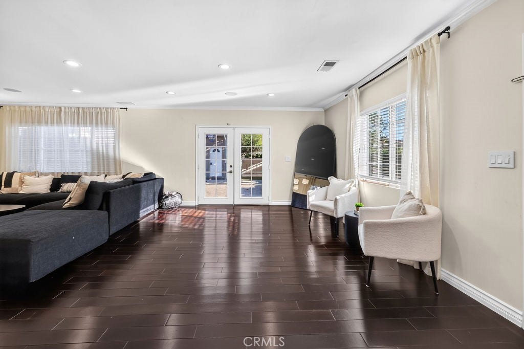 1256 Irving Avenue, Glendale, CA 91201 1256 Irving Avenue, Glendale, CA 91201