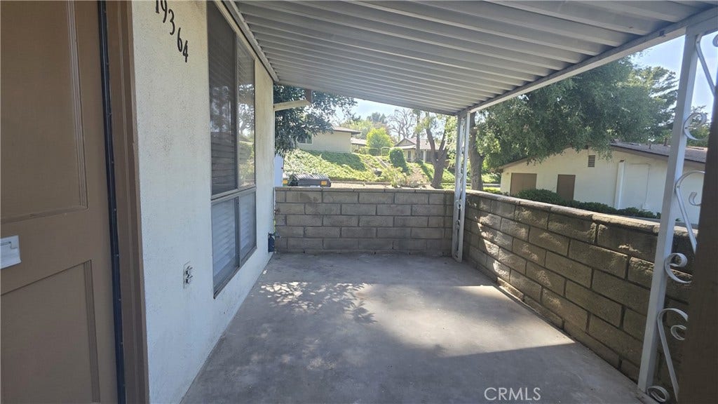 19364 Avenue Of The Oaks, Newhall, CA 91321