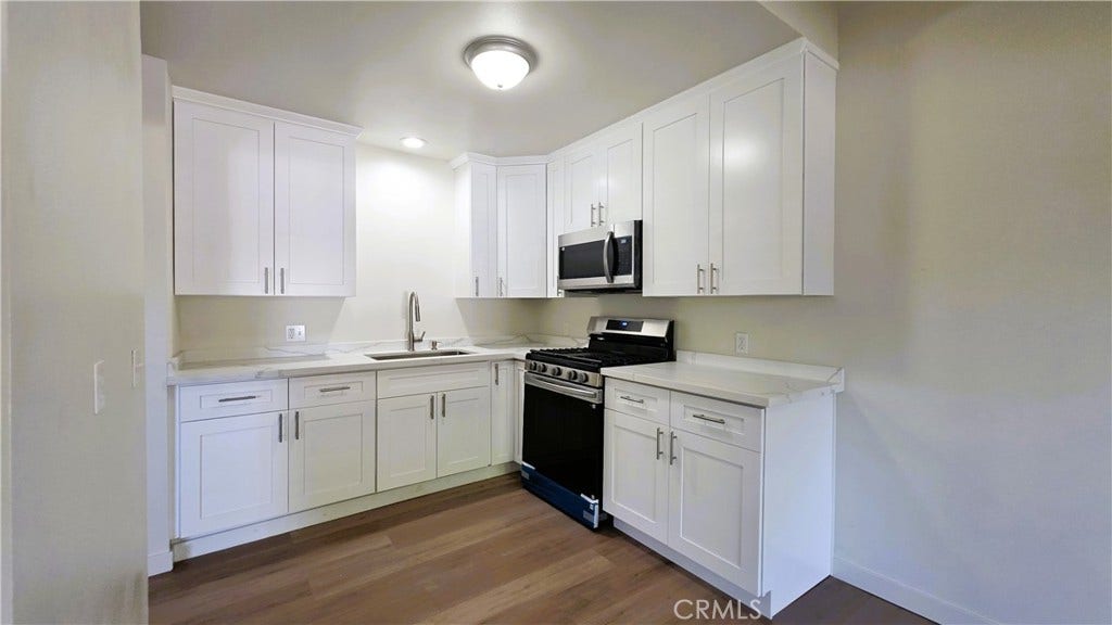 19364 Avenue Of The Oaks, Newhall, CA 91321