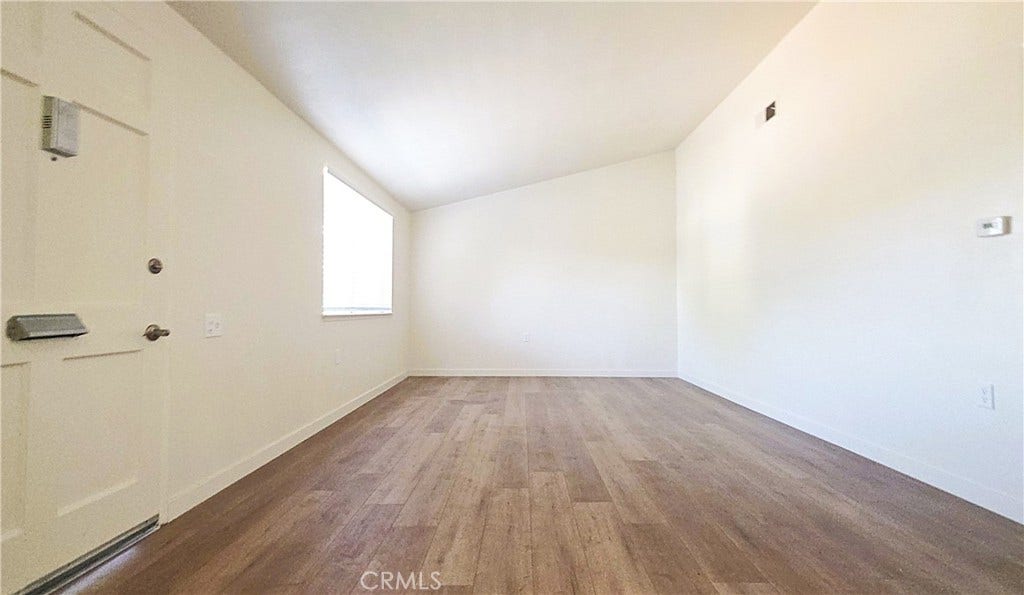 19364 Avenue Of The Oaks, Newhall, CA 91321