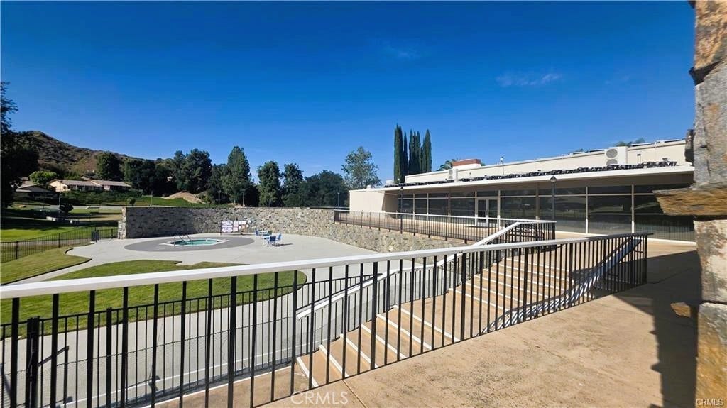 19364 Avenue Of The Oaks, Newhall, CA 91321