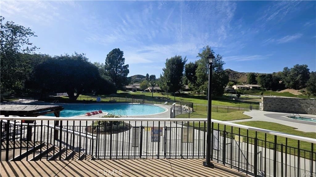 19364 Avenue Of The Oaks, Newhall, CA 91321