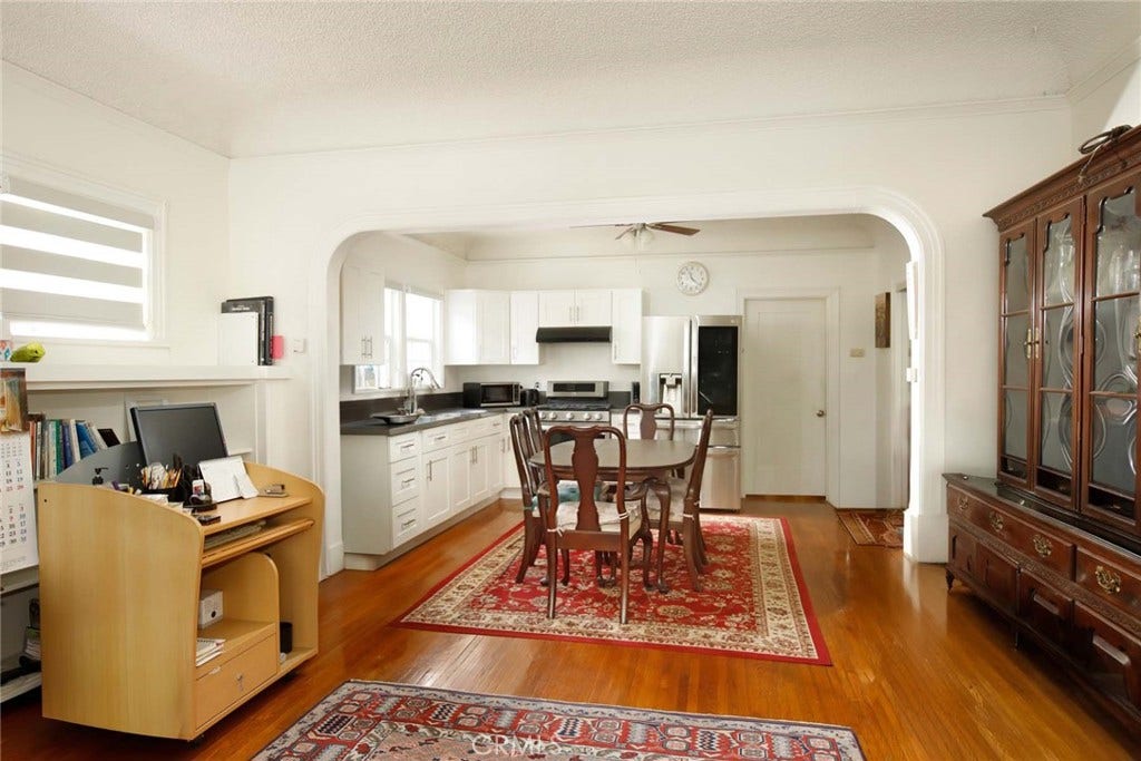 1547 S Wilton, Los Angeles, CA 90019