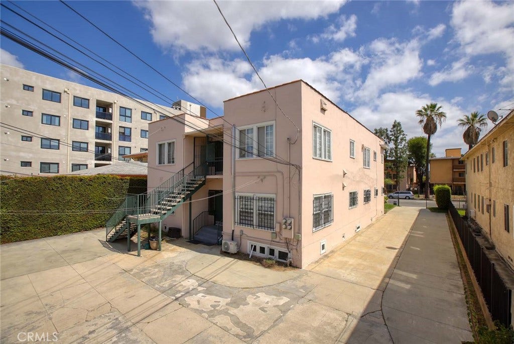 1547 S Wilton, Los Angeles, CA 90019
