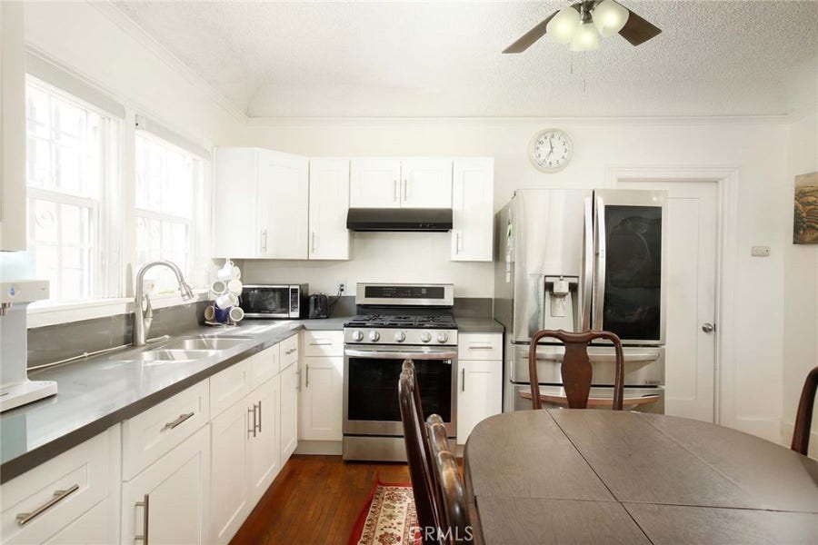 Property photo for 1547 S Wilton, Los Angeles, CA
