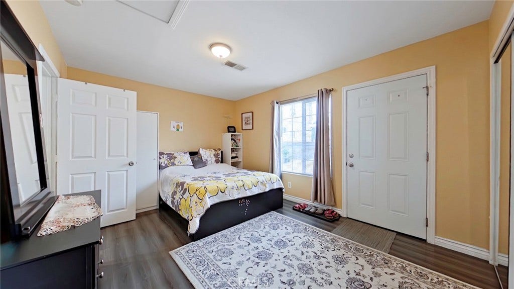 5633 Denny, North Hollywood, CA 91601 5633 Denny, North Hollywood, CA 91601