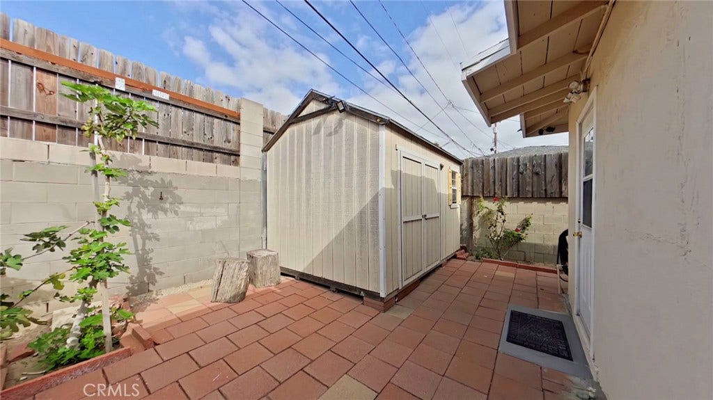 5633 Denny, North Hollywood, CA 91601 5633 Denny, North Hollywood, CA 91601