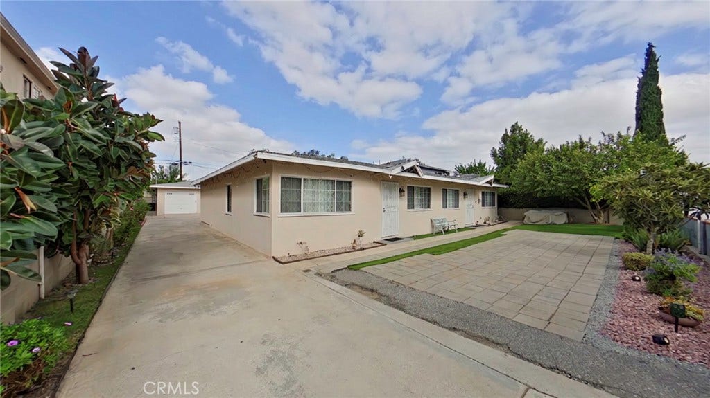 5633 Denny, North Hollywood, CA 91601 5633 Denny, North Hollywood, CA 91601