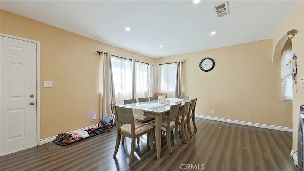 5633 Denny, North Hollywood, CA 91601 5633 Denny, North Hollywood, CA 91601