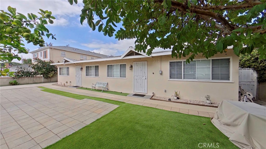 5633 Denny, North Hollywood, CA 91601 5633 Denny, North Hollywood, CA 91601