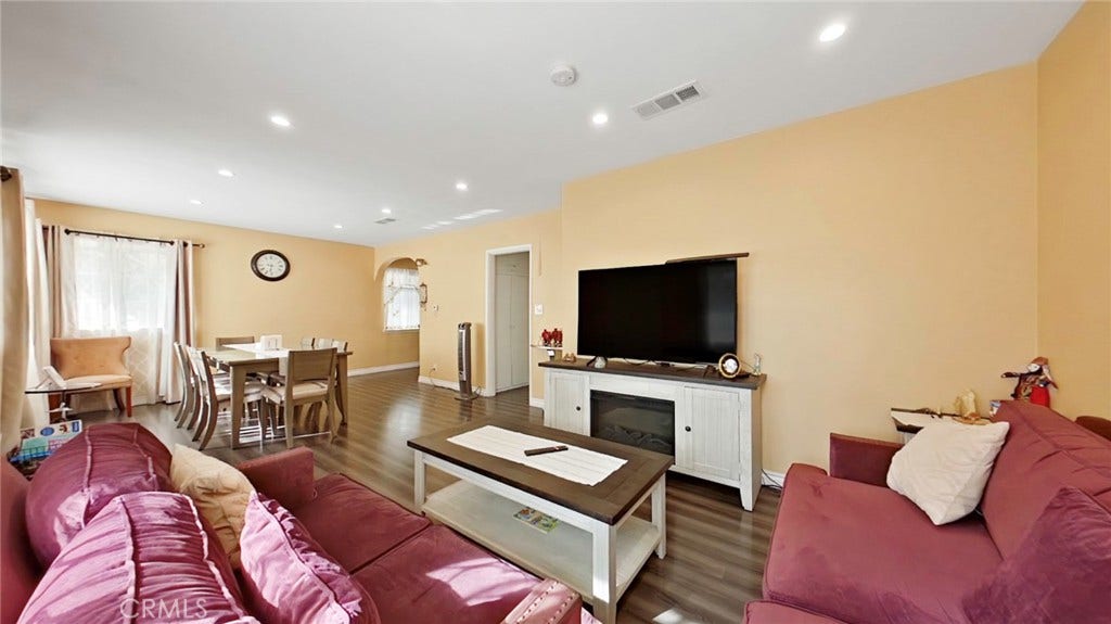 5633 Denny, North Hollywood, CA 91601 5633 Denny, North Hollywood, CA 91601