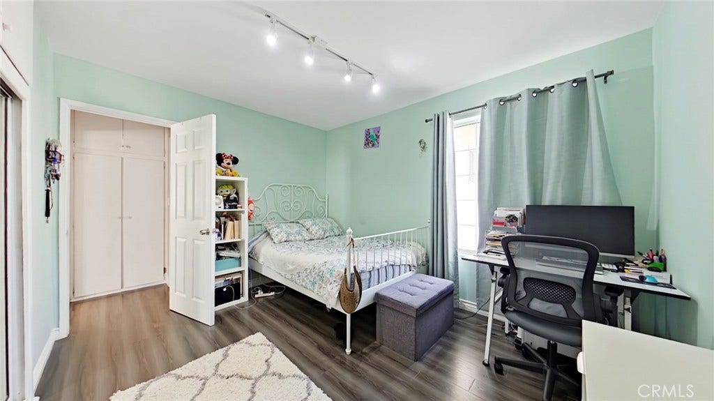 5633 Denny, North Hollywood, CA 91601 5633 Denny, North Hollywood, CA 91601