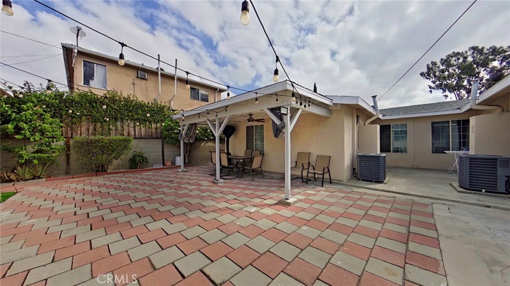 5633 Denny, North Hollywood, CA 91601 5633 Denny, North Hollywood, CA 91601