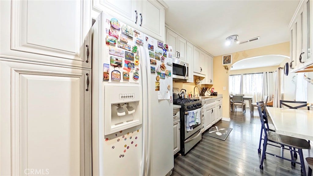 5633 Denny, North Hollywood, CA 91601 5633 Denny, North Hollywood, CA 91601