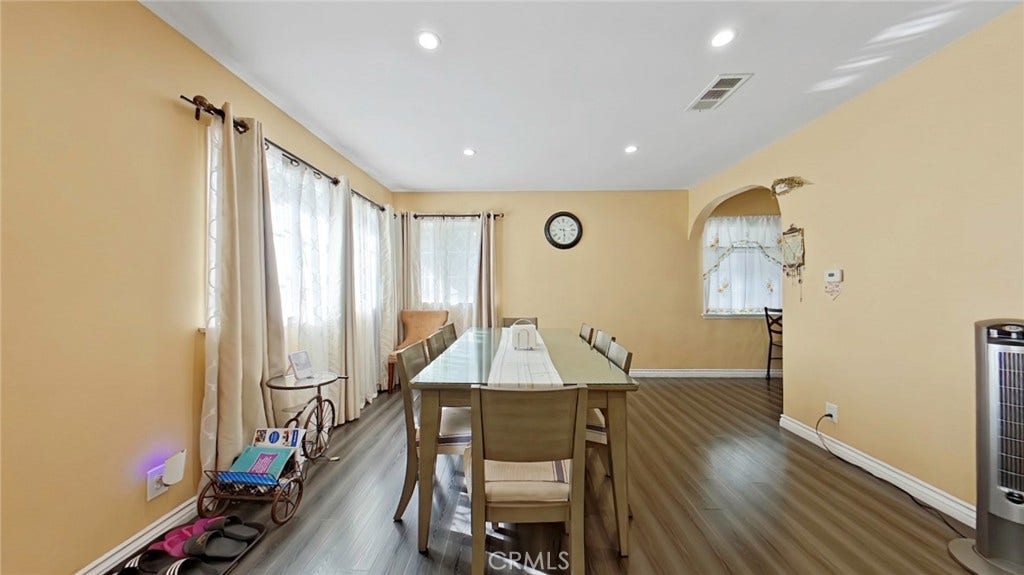 5633 Denny, North Hollywood, CA 91601 5633 Denny, North Hollywood, CA 91601