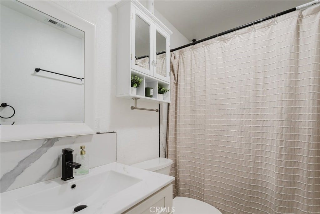11900 Cometa Avenue, Pacoima, CA 91331