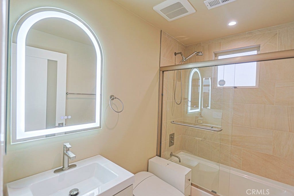 4326 Babcock, #305, Studio City, CA 91604