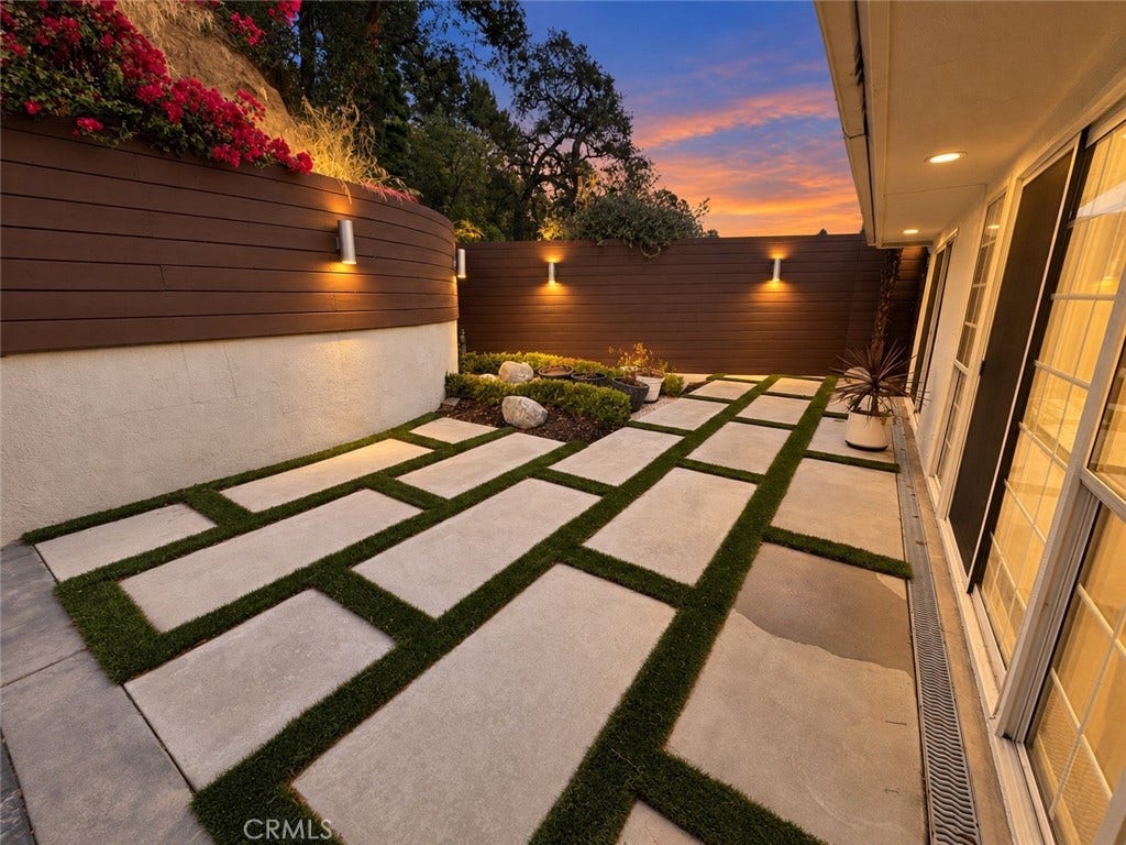 1331 Beaudry, Glendale, CA 91208 1331 Beaudry, Glendale, CA 91208