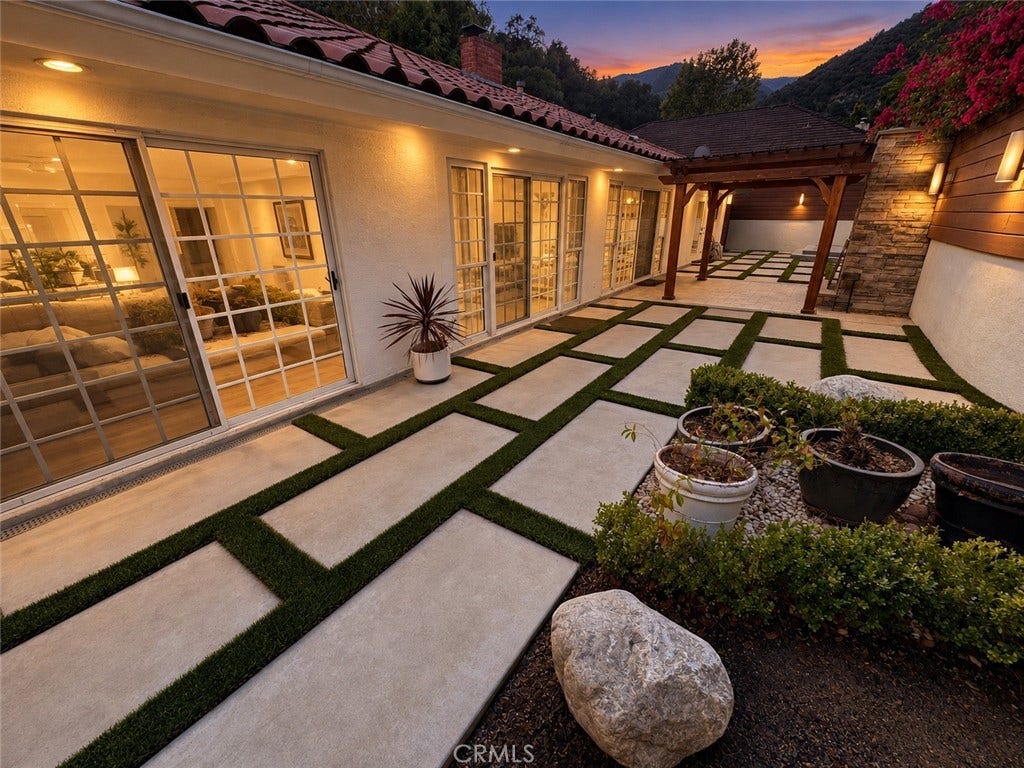 1331 Beaudry, Glendale, CA 91208 1331 Beaudry, Glendale, CA 91208