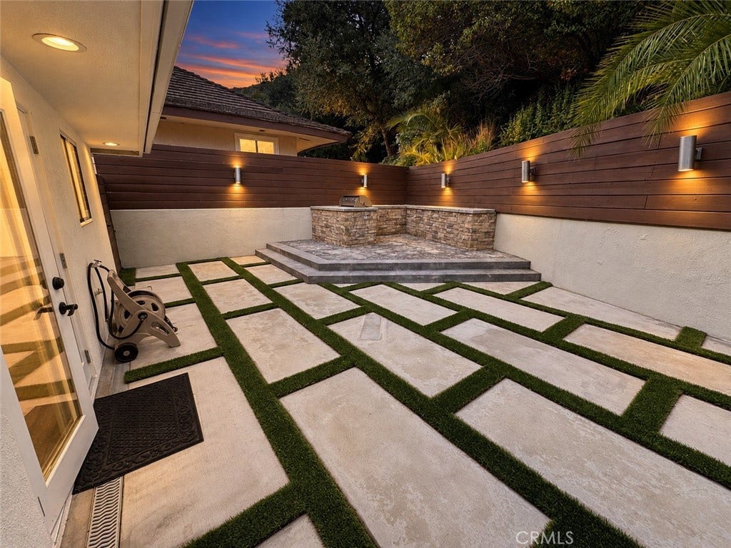1331 Beaudry, Glendale, CA 91208 1331 Beaudry, Glendale, CA 91208