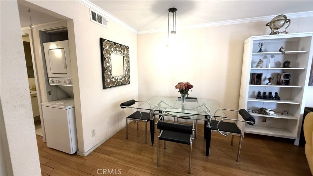 957 S Gramercy, #203, Los Angeles, CA 90019 957 S Gramercy, #203, Los Angeles, CA 90019