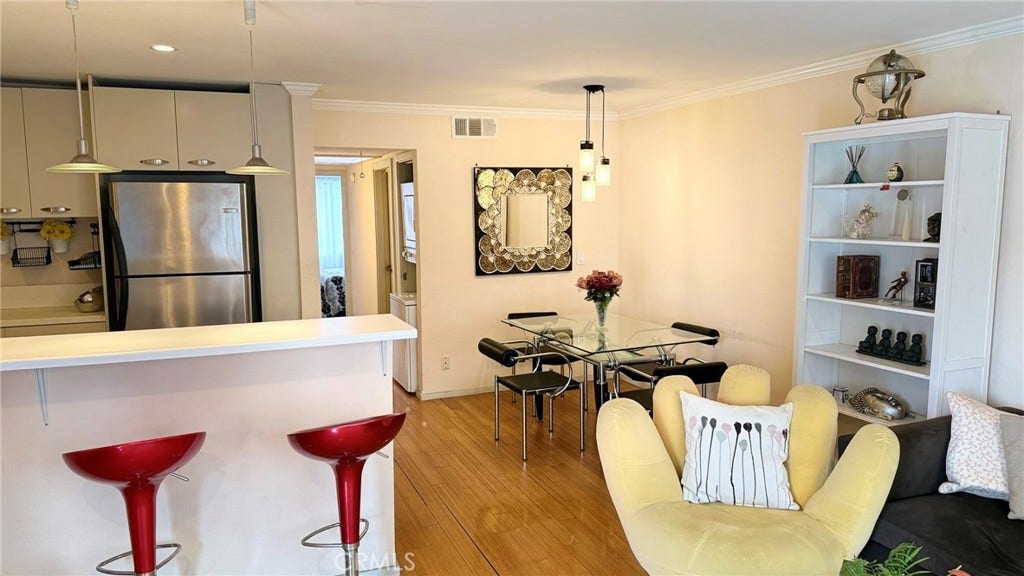 957 S Gramercy, #203, Los Angeles, CA 90019 957 S Gramercy, #203, Los Angeles, CA 90019